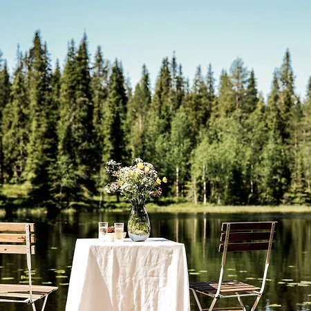 Magical Pond Nature Igloos Ruka
